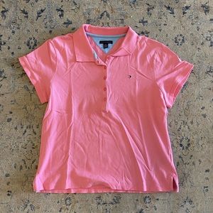 TOMMY HILFIGER TEE. 🌸